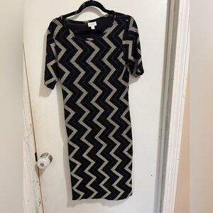 Lularoe Julia black and gold shimmer form fitting quarter sleeve zigzag dress
